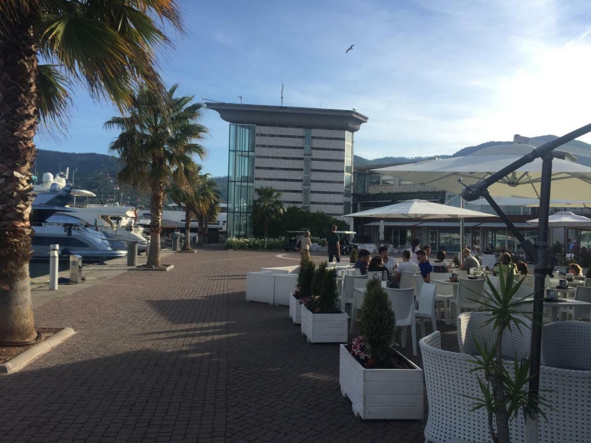 Il Mare In Piazza La Spezia Exterior photo