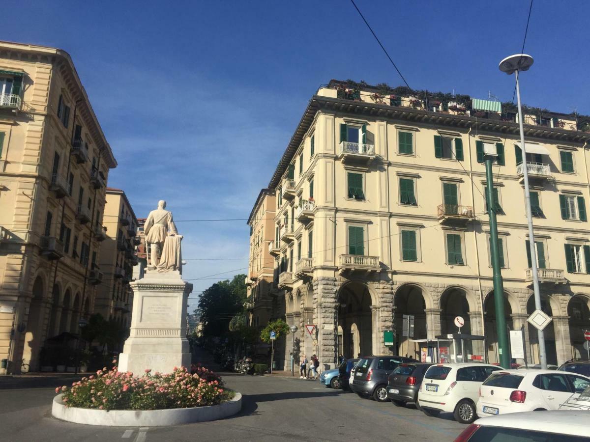 Il Mare In Piazza La Spezia Exterior photo